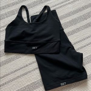 Set Active Luxform Biker Shorts and Scoop Y Bra in Size S in Onyx!